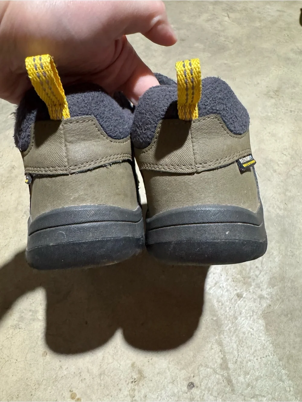 Keen Kootenay II Sneakers Shoes Kids Size 4 Hiking Camping Outdoor Brown Tan